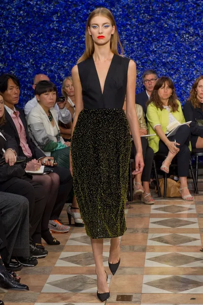 Look 28